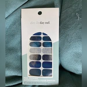 ✨FREE✨ brand new nail wraps